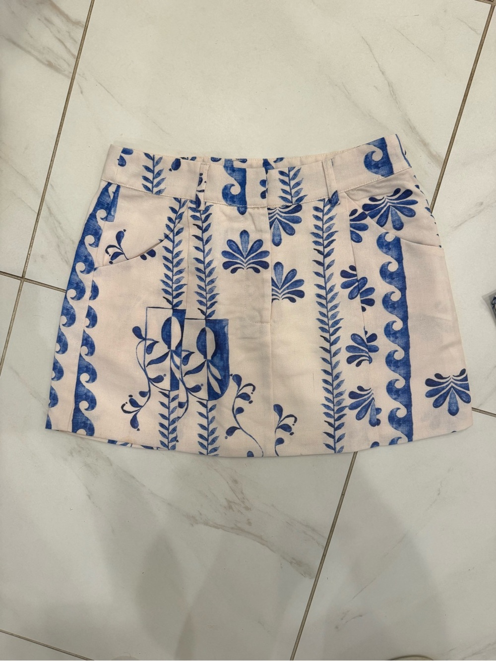 Peppermayo SET White Blue Floral Print Vest WITH Short Skirt - Picture 7 of 9